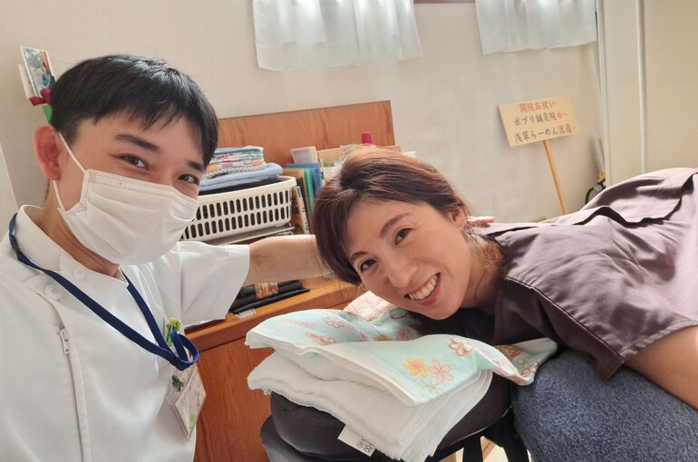 こんな感じで楽しく施術していま～す(*^。^*)★笑顔★