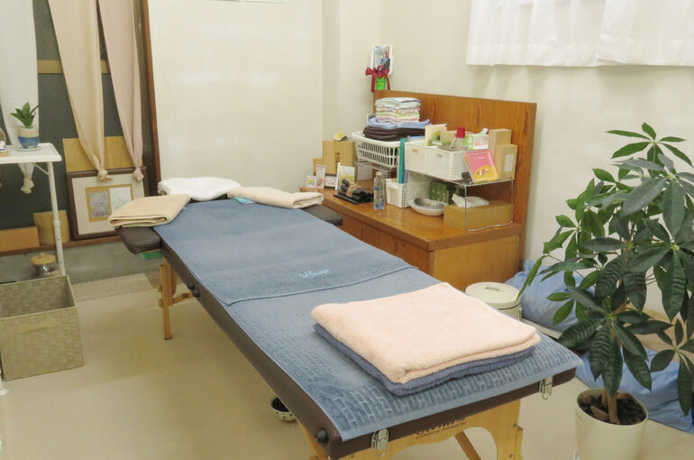 木製の施術ベッド♪